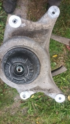 Кронштейн подушка амортизатора audi a4 a5 8r0412384a фото №1