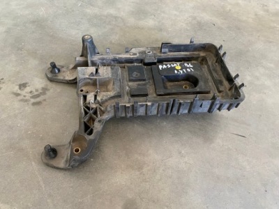 Основание аккумулятор vw passat b6 1k0915333 фото №1