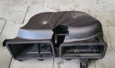 Mercedes c-klasa w205 повітрозабірник впуск повітря фото №1