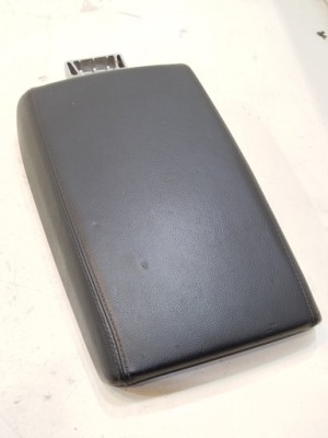 Підлокітник перед audi a6 c7 czarna шкіра , bdb. ! фото №1