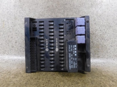 Коробка предохранителей 9415422034 mercdes-benz axor 2528l фото №1