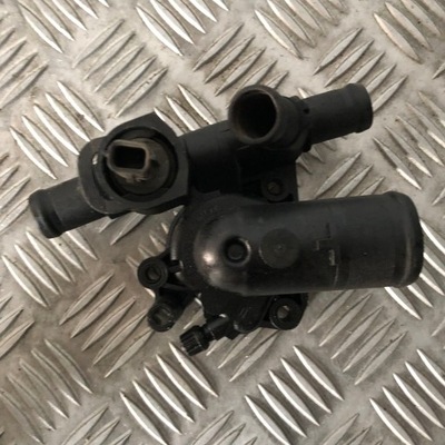 Корпус термостата renault trafic 8200636419 фото №1