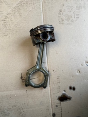 Bmw 3 f30 2.0i поршень шатун 7846593 фото №1