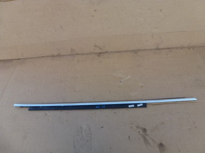 Молдинг ущільнювач перед права хром audi q5 8r фото №1