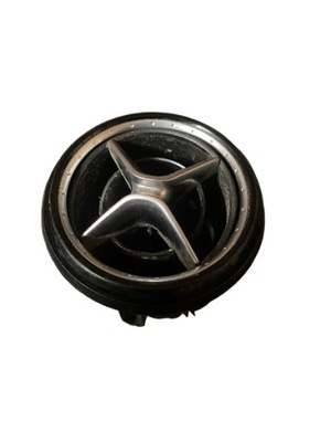 Решітка обдув mercedes w176 a1768300100 фото №1