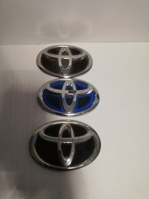 TOYOTA EMBLEMAT LOGO ZNACZEK 13X9 CZARNY
