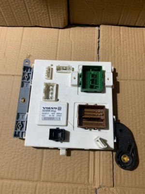 Volvo xc90 ii xc60 ii модуль блок керування cem 32233589 фото №1