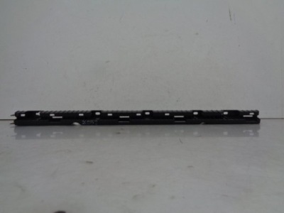 Volvo xc90 ii кронштейн напрямна молдинг поріг права фото №1