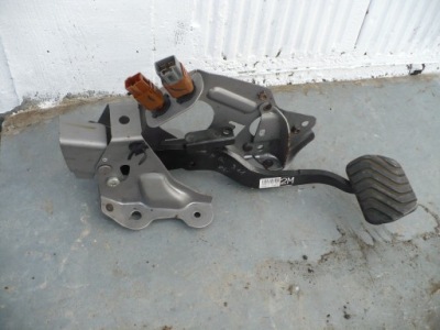 Педаль гальма автоматична коробка передач qashqai j11 nissan фото №1