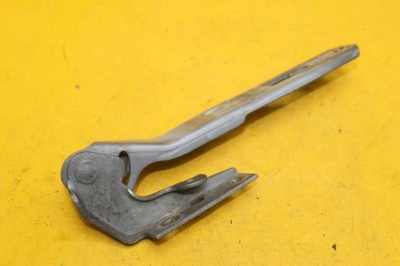 Петля засувка капот правий перед a4 b7 8e0823302e фото №1