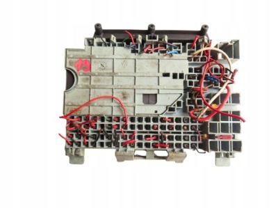 Коробка запобіжників opel vectra b 1.8 16v b 95-02 рік 90506094 90504534 фото №1