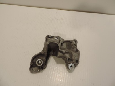 Opel corsa f 1.2 кронштейн кронштейн генератора 9812038180 фото №1