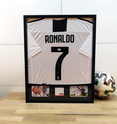 Cristiano Ronaldo, Juventus FC - koszulka z autografem w ramie (zag)