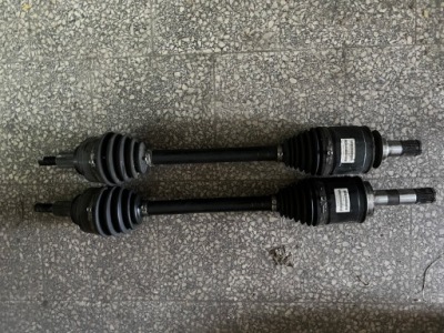 Grand cherokee wk2 srt рестайлинг  приводной вал задняя правая левая фото №1