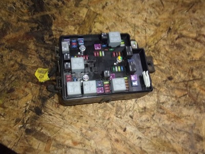 Chevrolet aveo t300 коробка запобіжників 1.2 16v фото №1