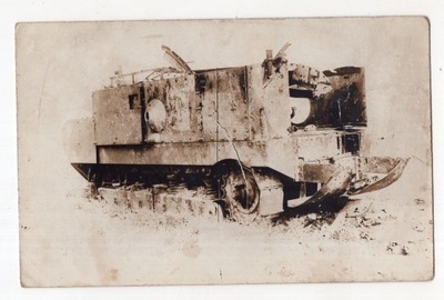 1 WOJNA - Czołg francuski Schneider - 1917