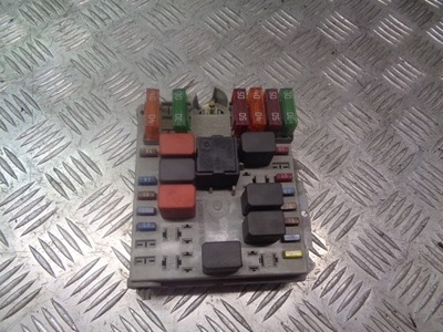 Коробка предохранителей alfa romeo 147 1.6 фото №1