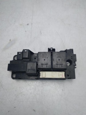 Блок керування акумулятора модуль реле toyota prius g92z1–33011 фото №1
