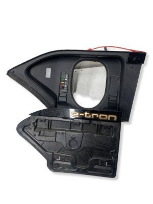Кришка роз'єм заряджання audi e-tron 4ke810001 фото №1