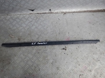 Subaru forester ii 06 lift левая молдинг дверь перед фото №1