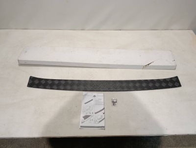 Молдинг накладка бампера заднего renault 7717085305 фото №1