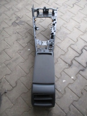 Тунель підлокітник audi a4 8w0863300 фото №1