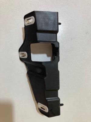 Chrysler pacifica 2017+ обшивка кронштейн защита стойка 68258914ab фото №1