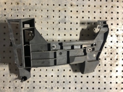 Напрямна бампера правий задня master ii 7701692586 фото №1