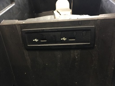 Mercedes glc w253 разъём port usb фото №1