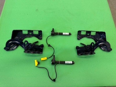 Петля петлі капот патрон комплект e klasa w213 lift колір 890 idealne фото №1