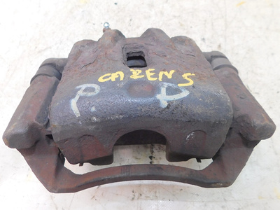 Kia carens ii 2.0 05r супорт гальмівний правий перед фото №1