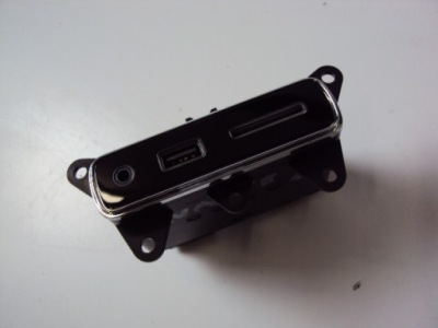 Разъём aux usb sd maserati levante 17- фото №1