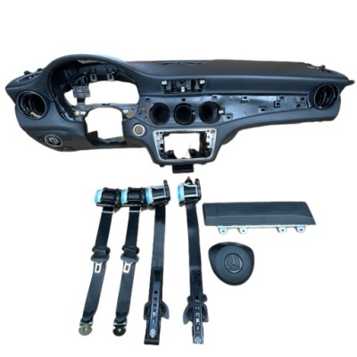 Mercedes x117 c117 w117 cla панель приладів приладова pulpit ремені панель  air bag фото №1