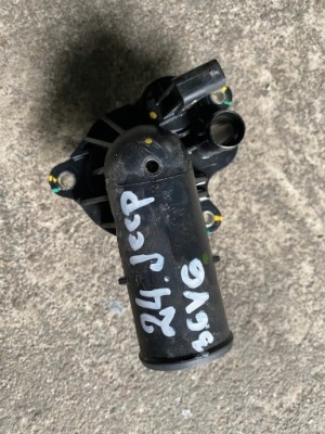 24 jeep grand cherokee wk2 17- 3.6 v6 термостат фото №1