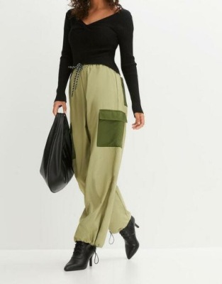 36/38 SWETER W PRĄŻEK Z PRZEWIĄZANIEM