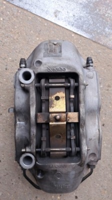 Renault megane iv rs левый суппорт тормозной 410108829r фото №1