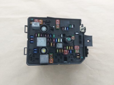 Модуль коробка предохранителей 95263744 opel mokka a фото №1