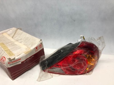 Kia sephia ii лампа правий задня права задня 0k2nc51150a фото №1