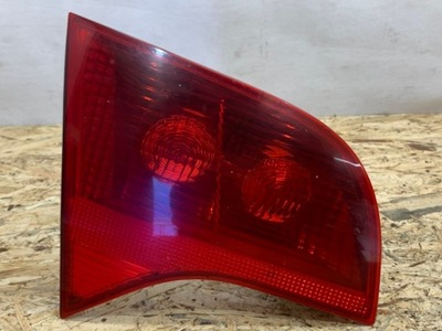 AUDI A4 B7 LAMPA TYŁ LEWA W KLAPE 8E9945093 KOMBI