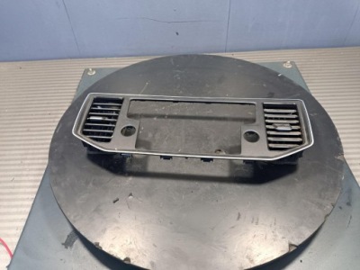 Рамка решітка обдув середня vw crafter ii 7c man tge 7c0857038f фото №1