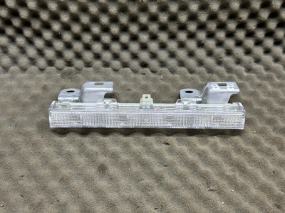 8100612011 третий свет стоп-сигнал toyota auris фото №1