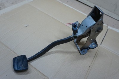 Nissan patrol педаль тормоза тормозной 2,8 td y60 gr фото №1