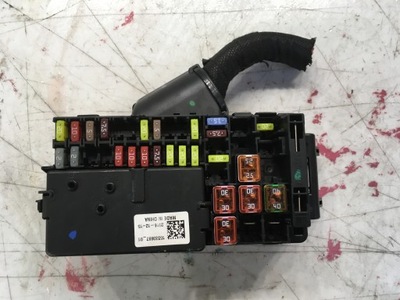 Коробка предохранителей opel astra k v 15533697 фото №1