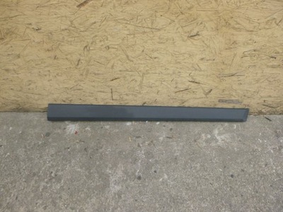 Kia stonic молдинг двері права перед 87724-h8400 фото №1