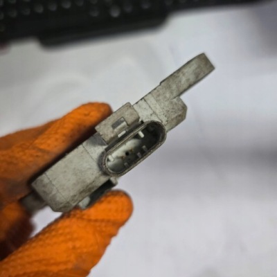 Opel vectra b датчики удара 24435973 фото №1