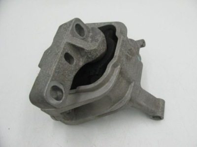 Audi q3 8u0 рестайлинг  кронштейн подушка двигателя 5n0199262p фото №1