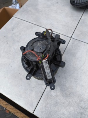 Вентилятор обдув, повітродувка peugeot 5008 p7708003 ? фото №1