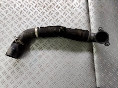 Audi a3 8v sportback 5d 2014 шланг труба інтеркулер 04l145828d 04l131111m фото №1