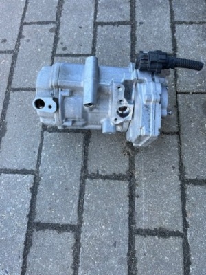 Компресор кондиціонера 926002618r renault captur 2 clio v 1.6 e-tech фото №1