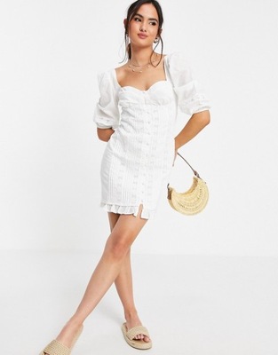 Biała sukienka mini z koronkowymi wstawkami 40